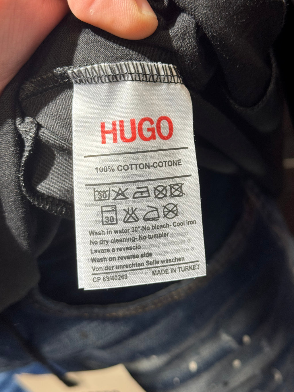 HUGO T-shirt M-35