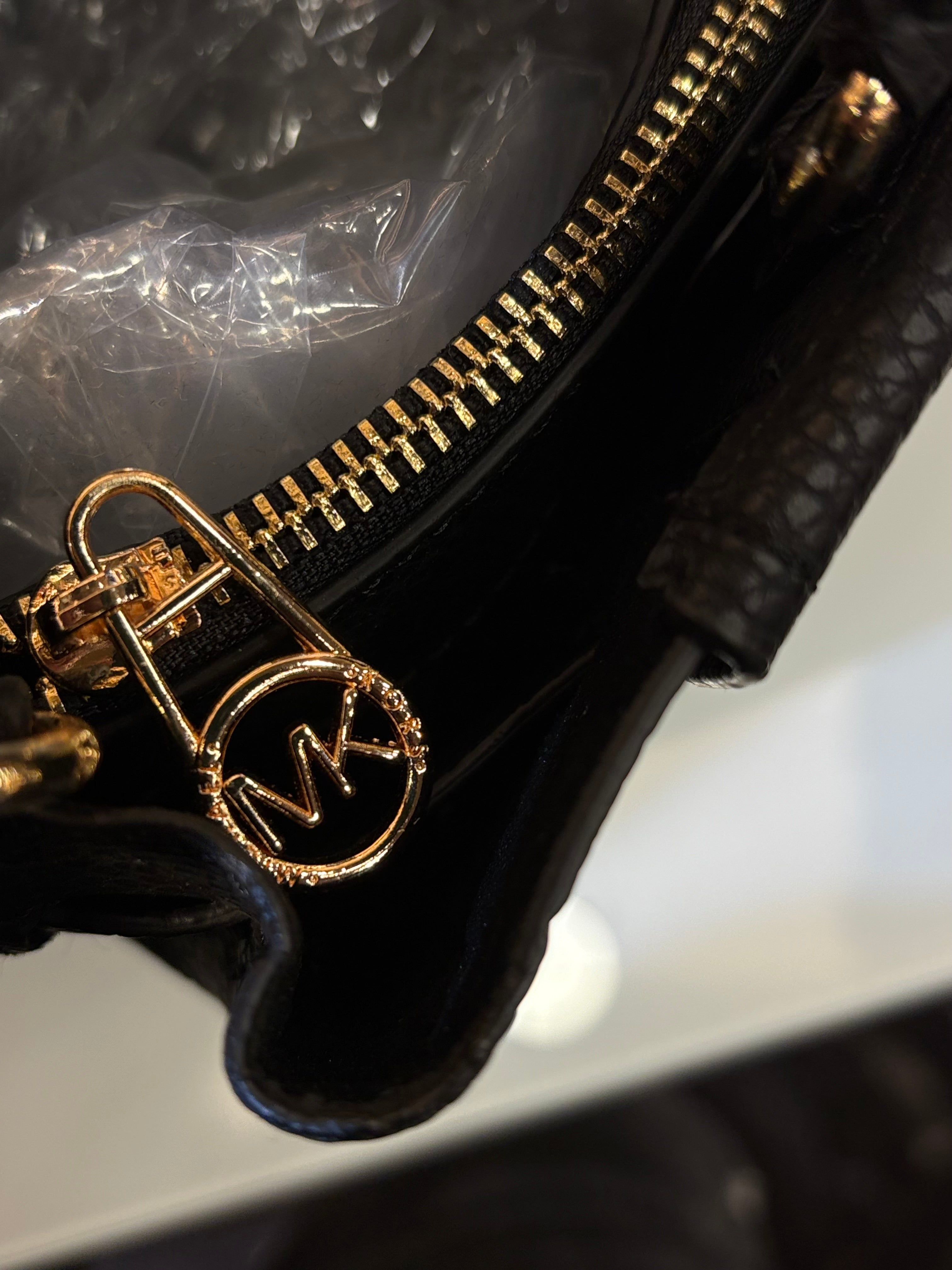 MICHAEL KORS ανάγλυφο CV-37