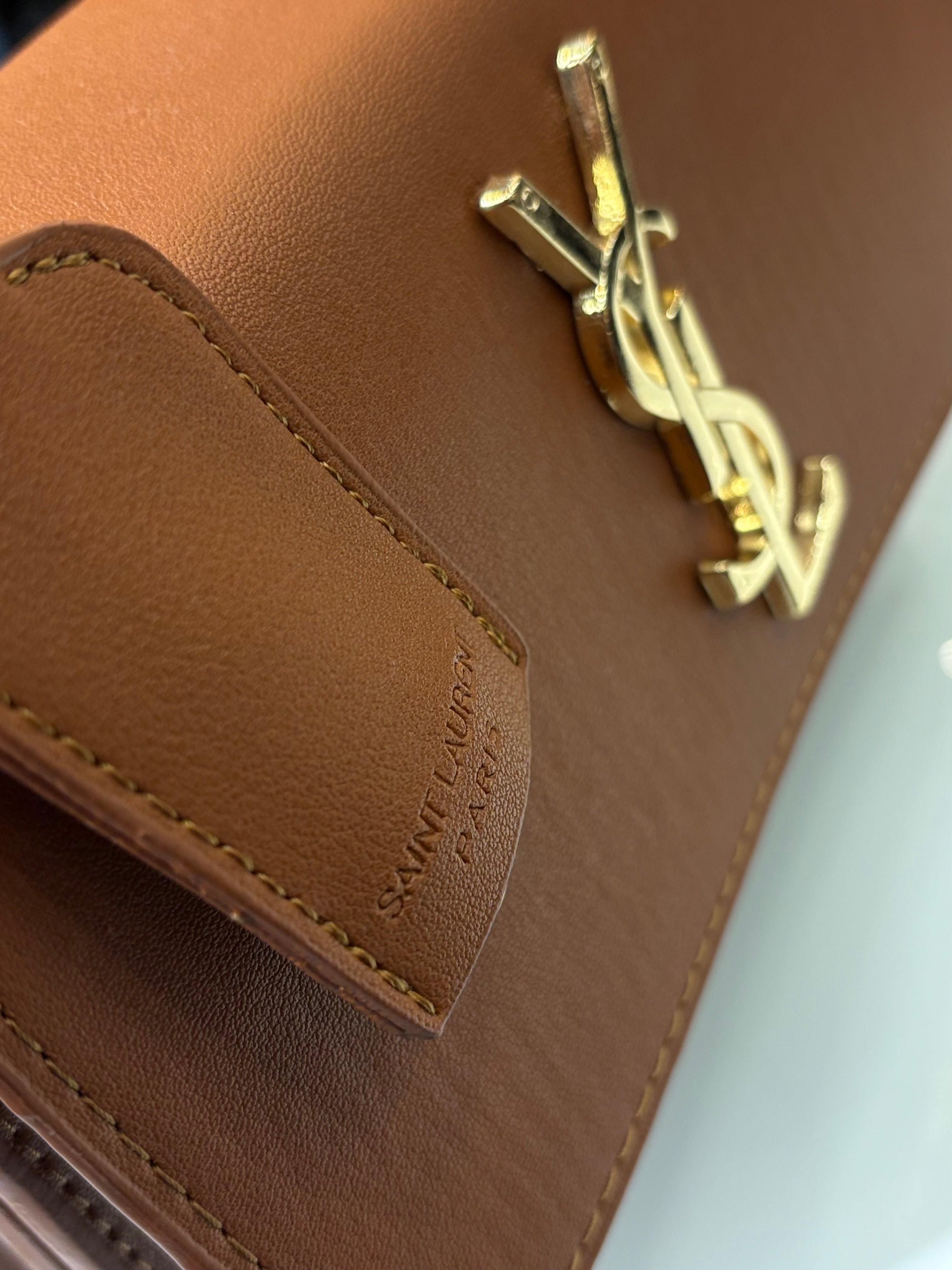 SAINT LAURENT  CV-41