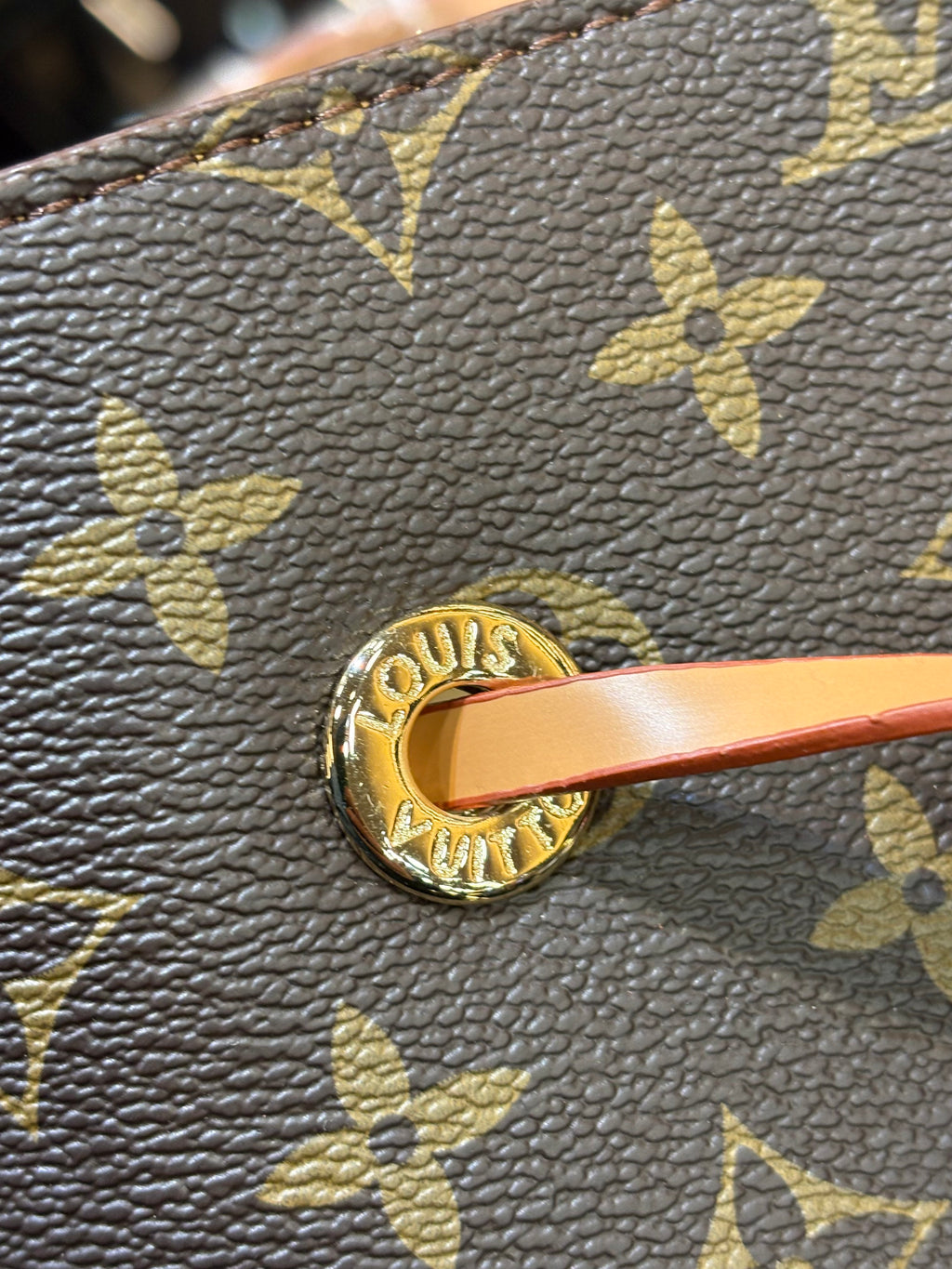 LOUIS VUITTON  CV-52