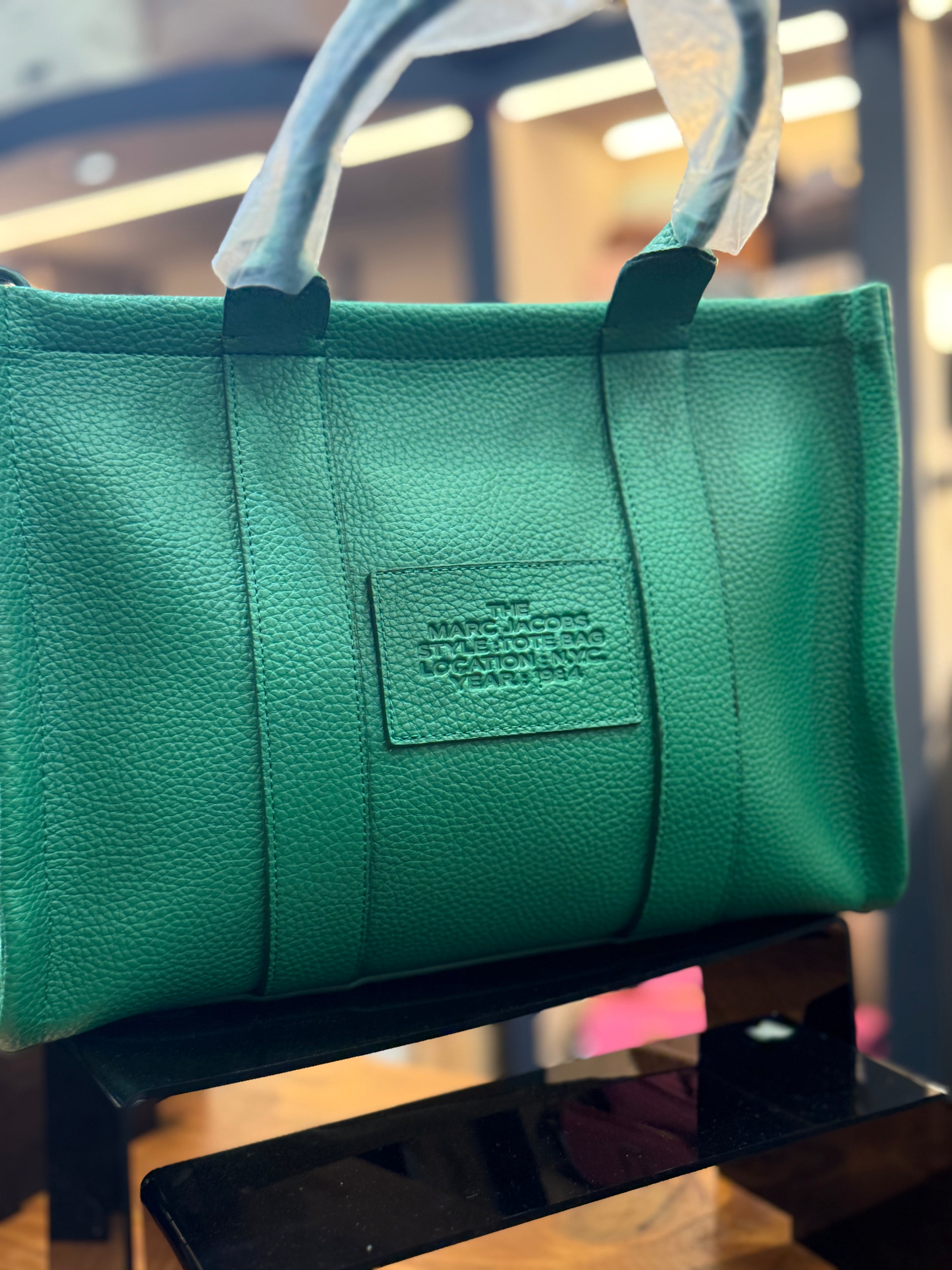 MARC JACOBS    CV-56