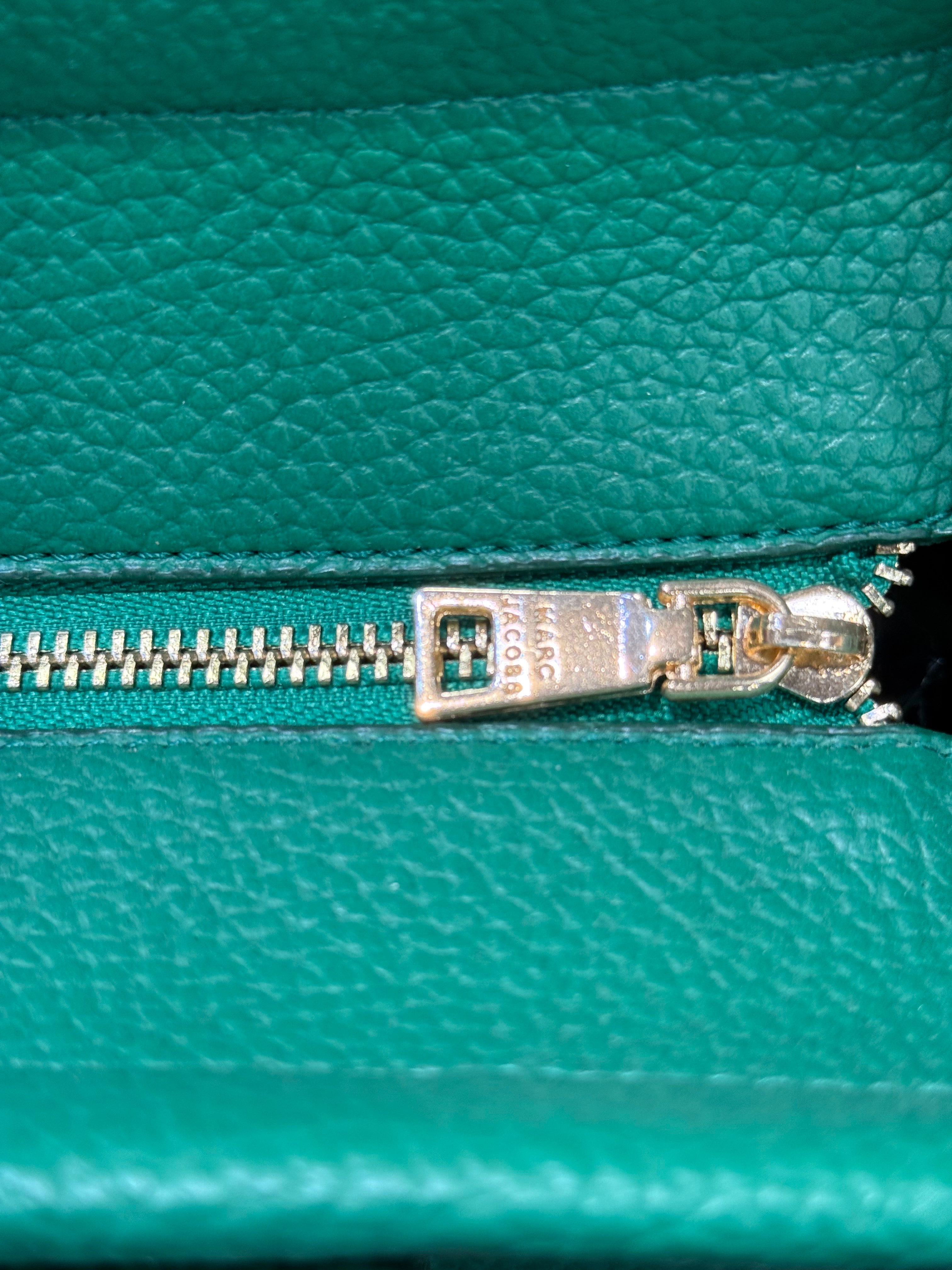 MARC JACOBS    CV-56