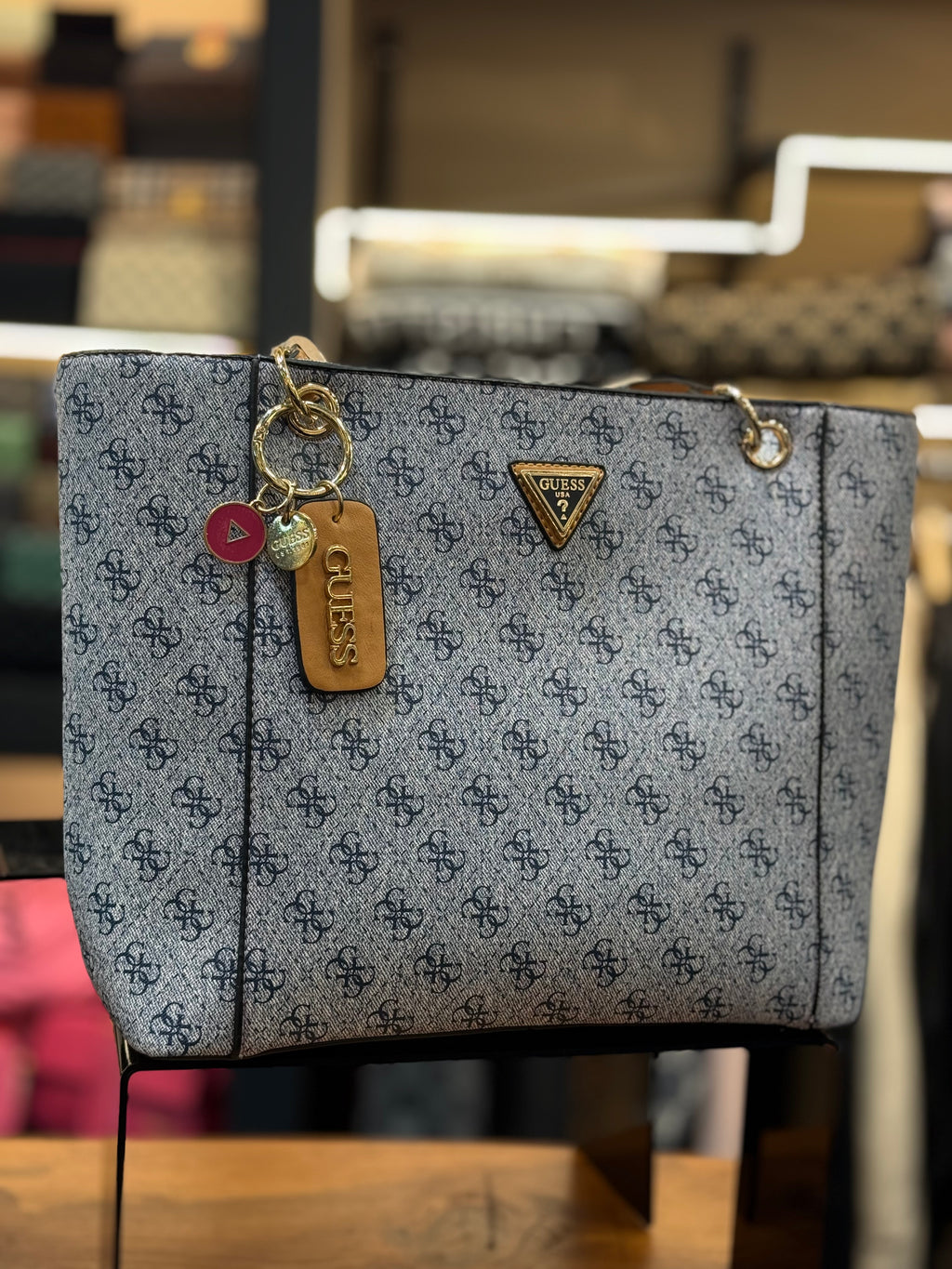 GUESS  ΩΜΟΥ CV-63