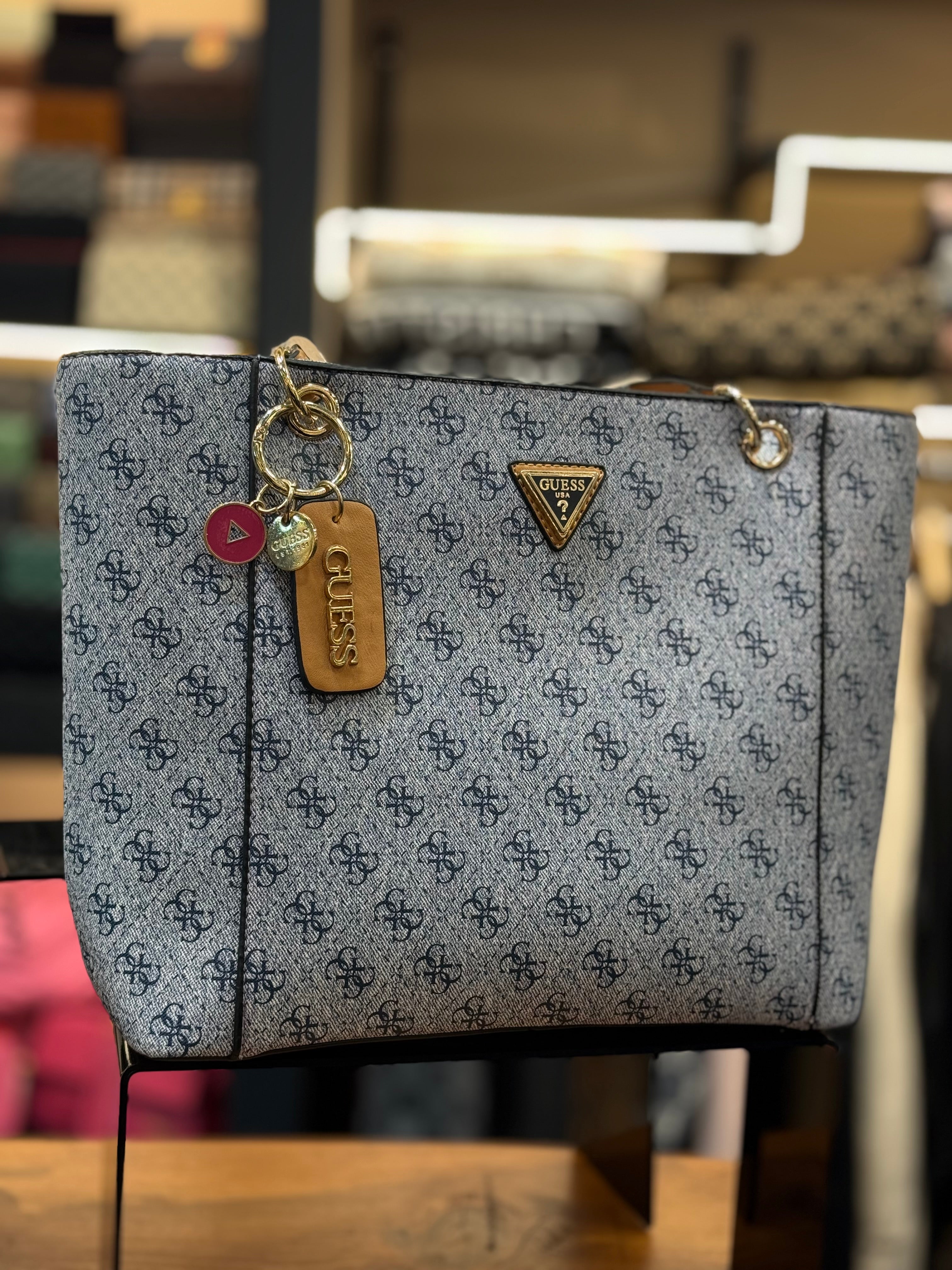 GUESS  ΩΜΟΥ CV-63